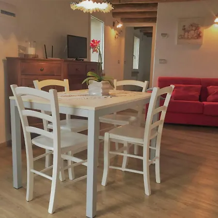 La Casa Nel Bosco Apartman *